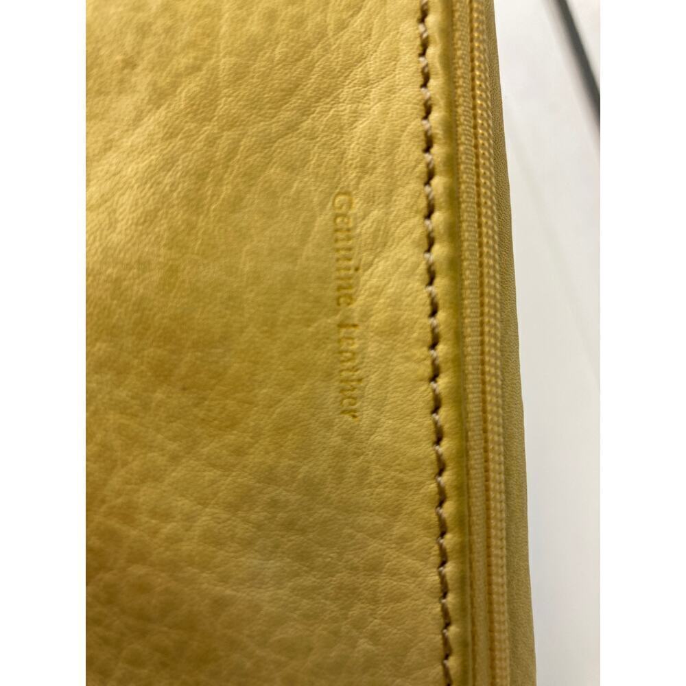 FOSSIL LARGE YELLOW SMOOTH LEATHER WOMENS WALLET - Picture 13 of 16
